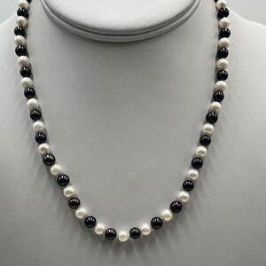Vintage Hand-Knotted Cultured Vintage White Black 14K Gold Clasp Pearl Necklace‎